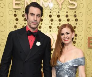 Sacha Baron Cohen und seine Frau Isla Fisher 2019  bei der Emmy-Verleihung.