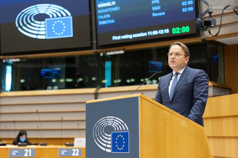 Foto 35: EP Plenary session - Joint debate - 2019-2020 Progress reports on Albania, Kosovo, North Macedonia and Serbia