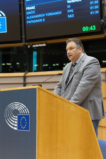 Foto 13: EP Plenary session - Joint debate - 2019-2020 Progress reports on Albania, Kosovo, North Macedonia and Serbia