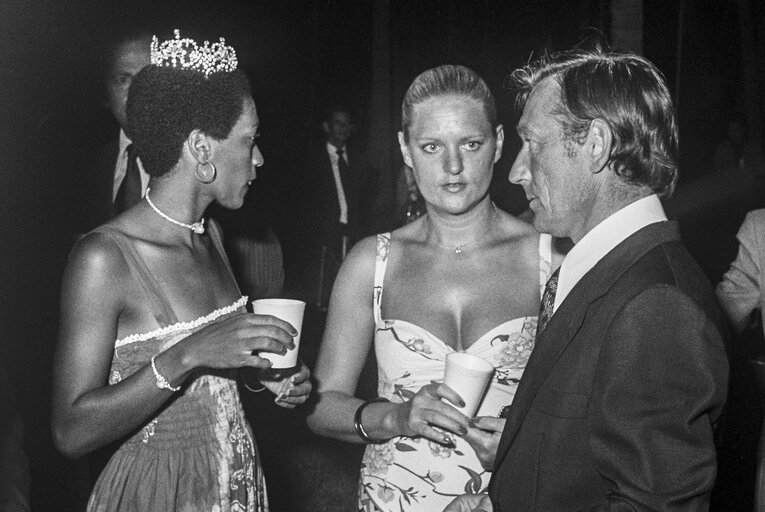 Nuotrauka 7: ACP-EU Agreements - European Union Trade relations with the African-Caribbean-Pacific States (ACP) from May 29 to June 3, 1978 in St George's, Grenada Island. - Presidents reception with Miss Grenada among the guests