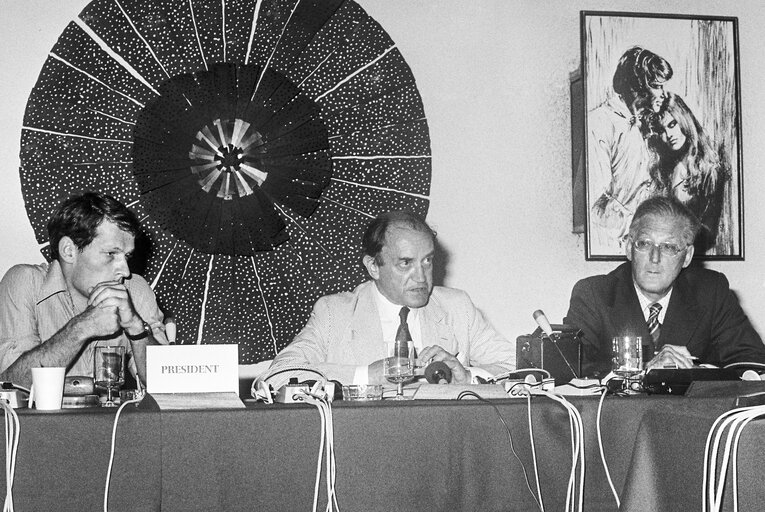 Nuotrauka 4: ACP-EU Agreements - European Union Trade relations with the African-Caribbean-Pacific States (ACP) from May 29 to June 3, 1978 in St George's, Grenada Island - Press conference of Claude Cheysson, European Commissioner for Humanitarian Aid