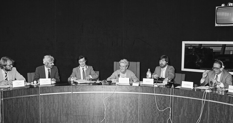 Nuotrauka 5: Meeting at the European Parliament in Strasbourg in July 1984