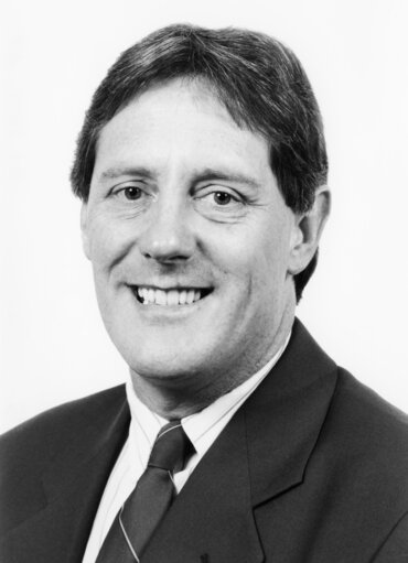 Portrait of Brian SIMPSON, MEP from the 3rd to 7th Parliamentary Term (1989-2014)