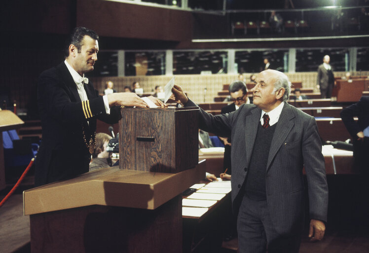 Election of Emilio Colombo as new EP President in 1977