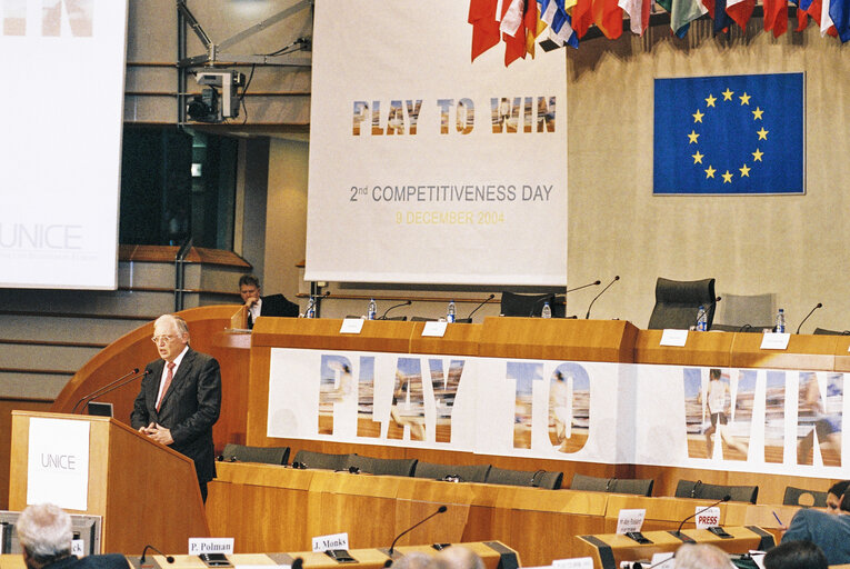 UNICE   The voice of business in Europe : PLAY TO WIN