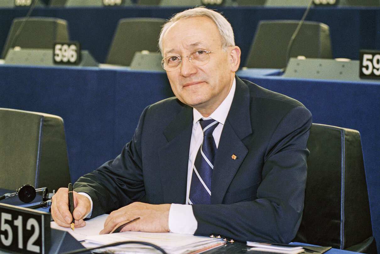 Portrait of Mep Peter Michael MOMBAUR in the hemicycle in Strasbourg