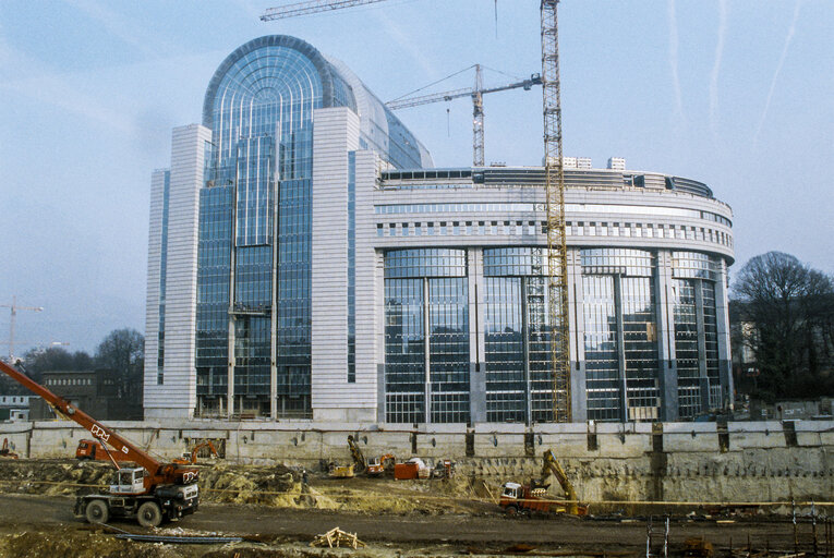 Outside view of the EP Building during its construction in Brussels