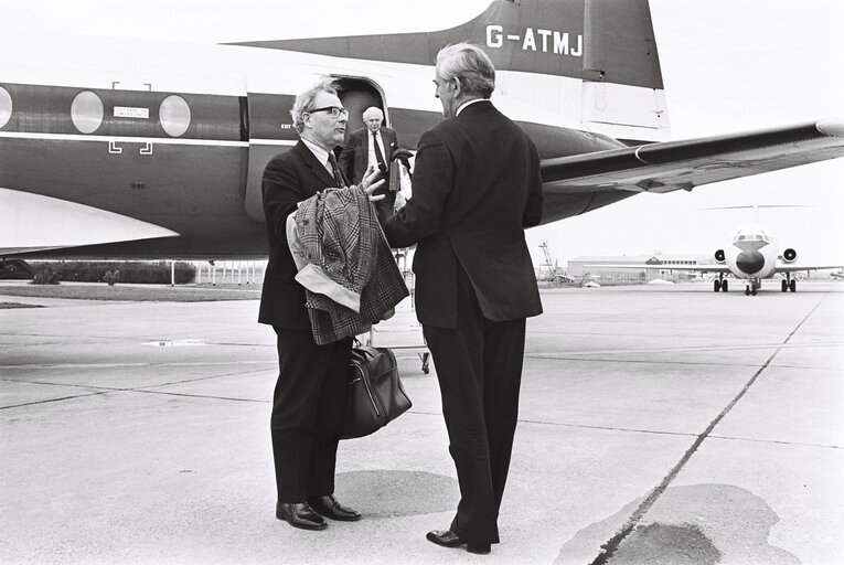 Nuotrauka 7: United Kingdom MEPs arriving at the airport in Strasbourg