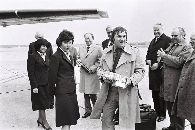 Nuotrauka 10: United Kingdom MEPs arriving at the airport in Strasbourg