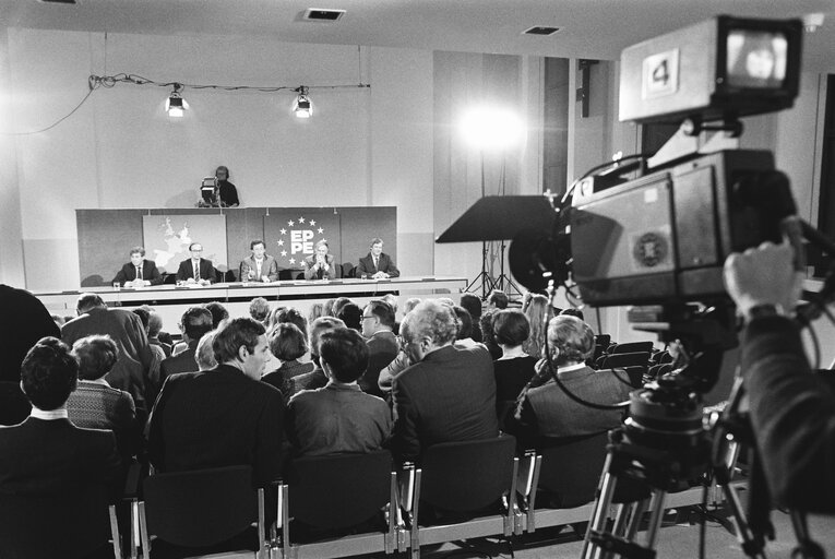 Recording of a TV debate in December 1988