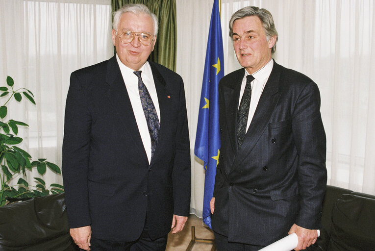 Egon KLEPSCH - EP President meets with Pieter DANKERT - Former EP President