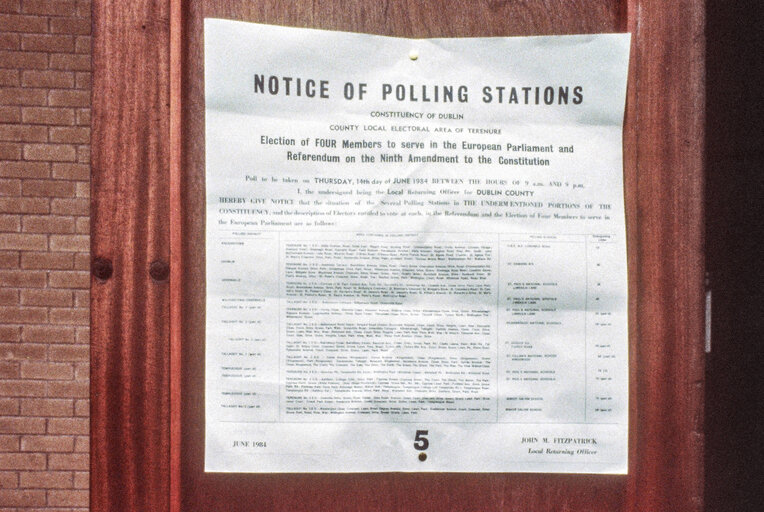 Nuotrauka 21: Polling station in Dublin, for the European elections of June 17, 1984