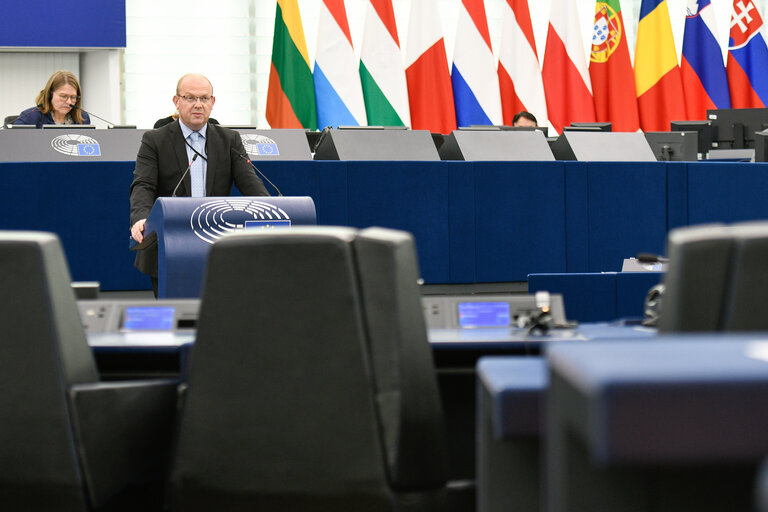 Photo 10 : EP Plenary session - 2022 Report on Montenegro