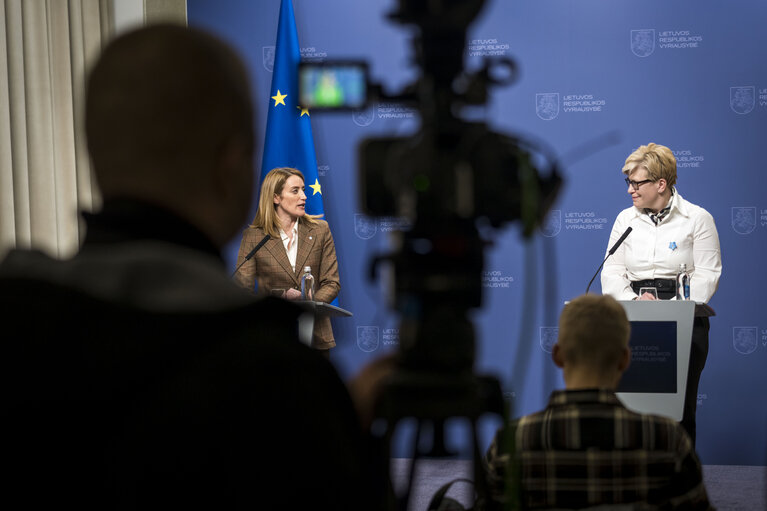 Official visit by Roberta METSOLA, EP President to Vilnius (Lithuania) - Press Point after the Meeting with Ingrida ŠIMONYTĖ, Lithuanian Prime Minister