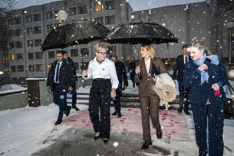 Official visit by Roberta METSOLA, EP President to Vilnius (Lithuania) - Press Point after the Meeting with Ingrida ŠIMONYTĖ, Lithuanian Prime Minister