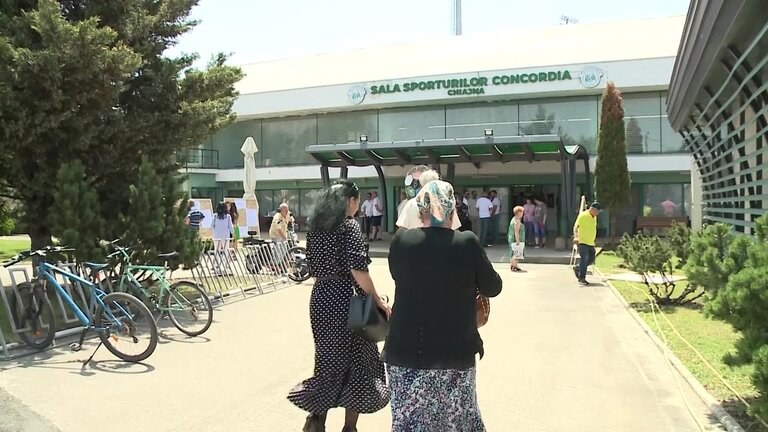 European elections 2024 - Ambiance shots of polling stations in Rosu (Romania)