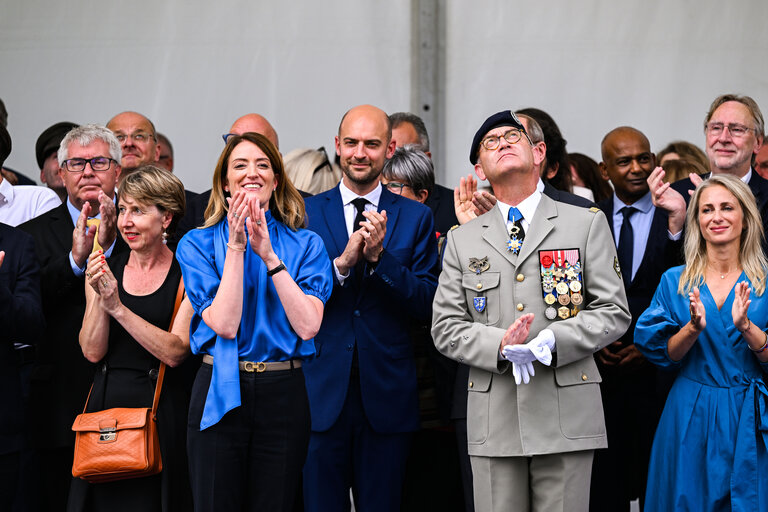 Foto 4: Raising ceremony of the European flag for the beginning of the 10th legislative term in front of the European Parliament in Strasbourg