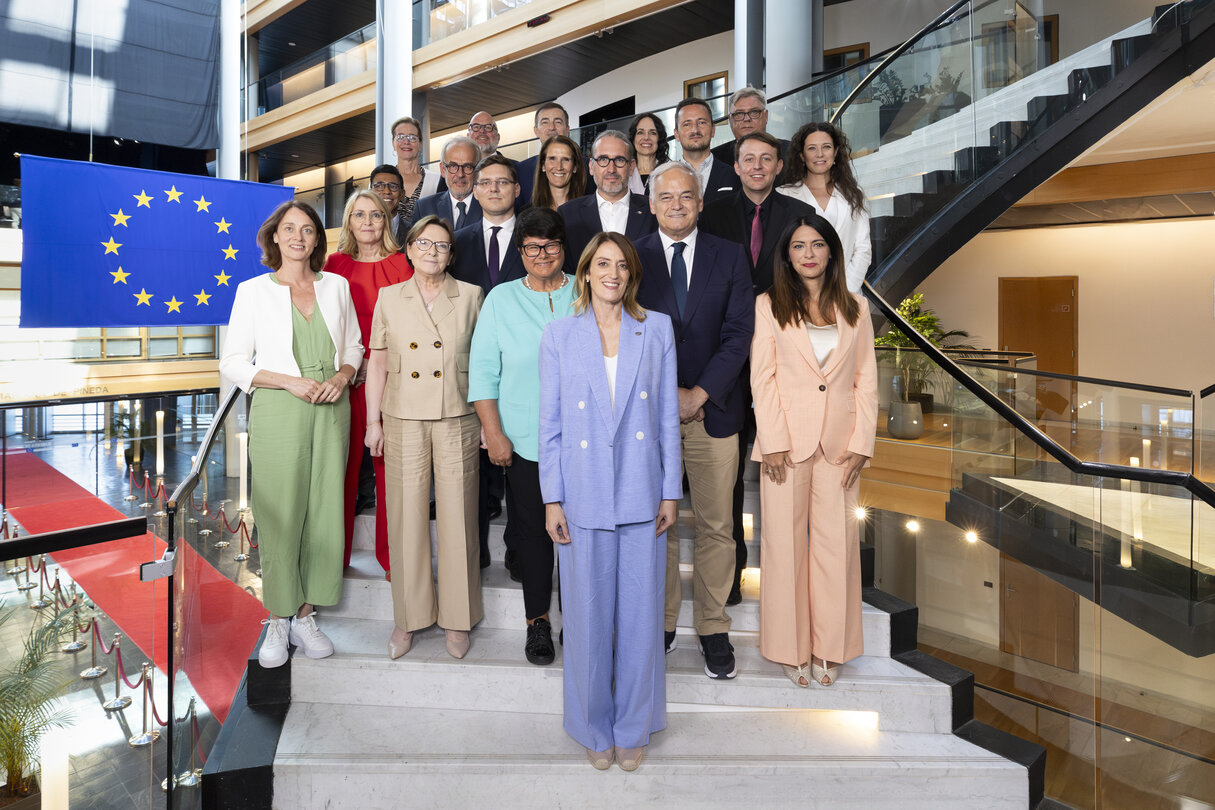 Constitutive meeting of the new Bureau of the EP - group photo