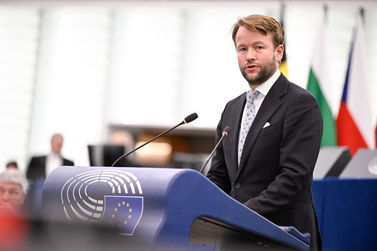 Valokuva 7: EP Plenary session - Crackdown on peaceful pro-European demonstrators in Georgia