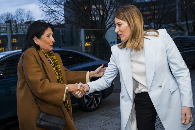 Valokuva 11: Roberta METSOLA, EP President meets withSalome ZOURABICHVILI, President of Georgia