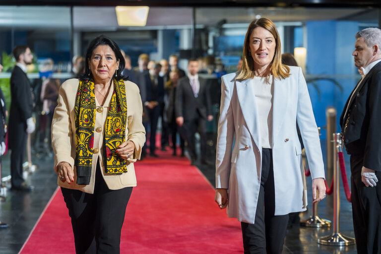 Valokuva 8: Roberta METSOLA, EP President meets withSalome ZOURABICHVILI, President of Georgia