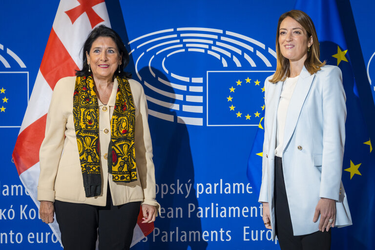 Valokuva 9: Roberta METSOLA, EP President meets withSalome ZOURABICHVILI, President of Georgia