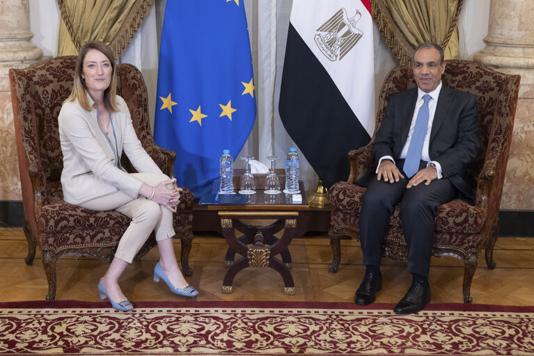 Valokuva 2: Official visit by Roberta METSOLA, EP President, to Cairo (Egypt) - Meeting with Badr Ahmed Mohamed ABDELATTY, Egyptian Minister for Foreign Affairs