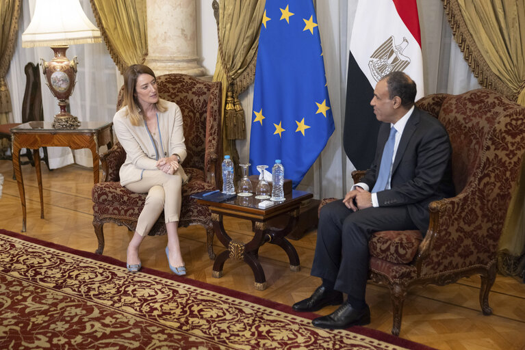 Valokuva 1: Official visit by Roberta METSOLA, EP President, to Cairo (Egypt) - Meeting with Badr Ahmed Mohamed ABDELATTY, Egyptian Minister for Foreign Affairs