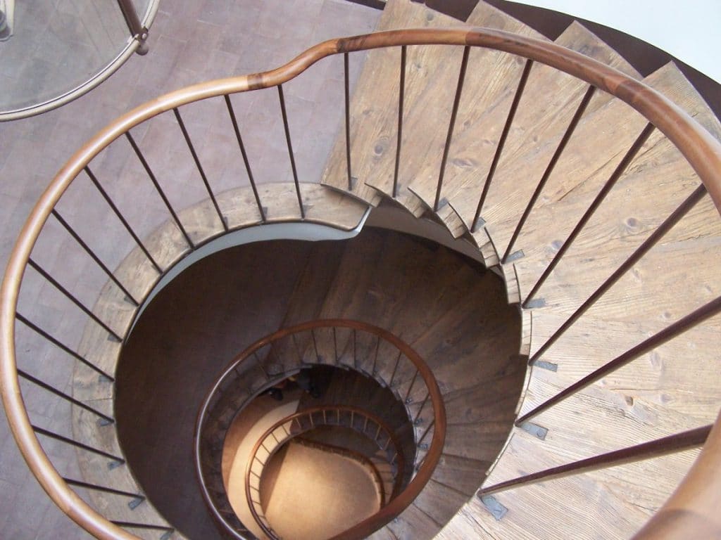 Escaliers à colimaçon en bois