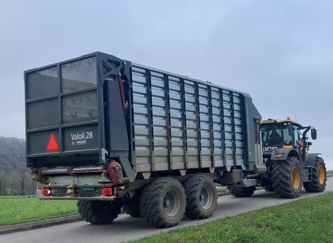 Remorque à ensilage/ Häckselwagen/Dosierwagen « Valoli.28 » – AGRAMA 28.11.2024 au 02.12.2024