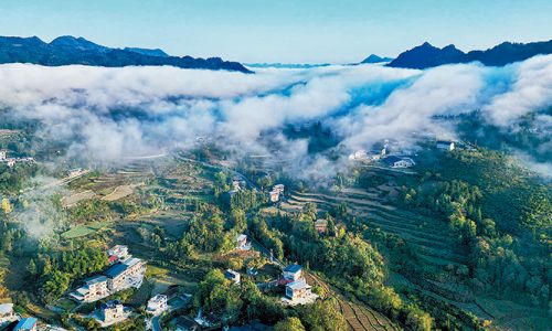 杨梅古寨晨景