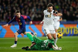 26.01.2025, interwencja Wojciecha Szczsnego w meczu FC Barcelona - Valencia