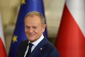 W TV Republika Donald Tusk jest ironicznie nazywany 'szefem umiechnitej Polski'.