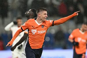 Krzysztof Pitek z RAMS Basaksehir po strzeleniu gola podczas meczu 19. kolejki tureckiej Super Lig pomidzy RAMS Basaksehir i Galatasaray na stadionie Basaksehir Fatih Terim w Stambule, Turcja, 12 stycznia 2025 r.