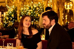 Holliday Grainger i Tom Burke w serialu 'Cormoran Strike' sezon 4 (Serce jak smoa)