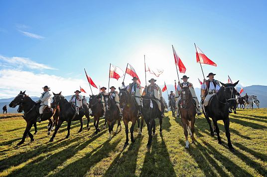 Gralska banderia konna w 100-lecie odzyskania niepodlegoci przez Polsk