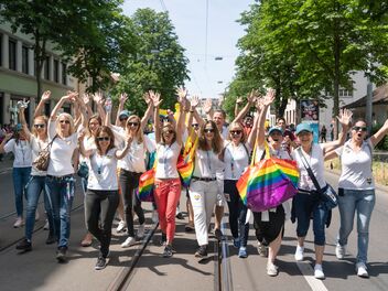 AXA employees take part in Zurich Pride 2019