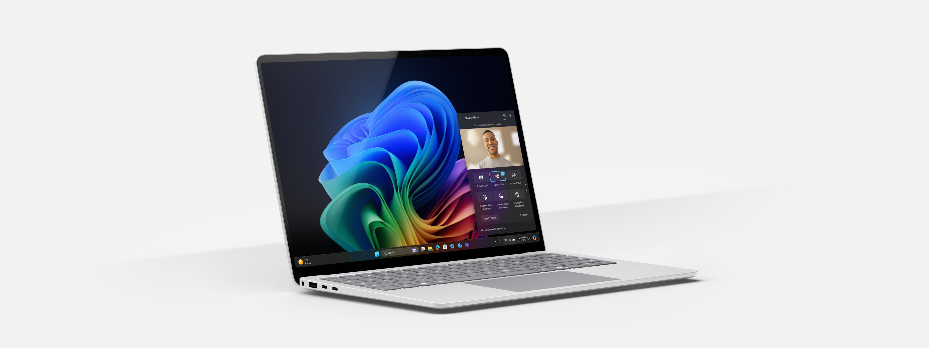 영상 회의 화면이 표시된 Surface Laptop 디바이스의 이미지