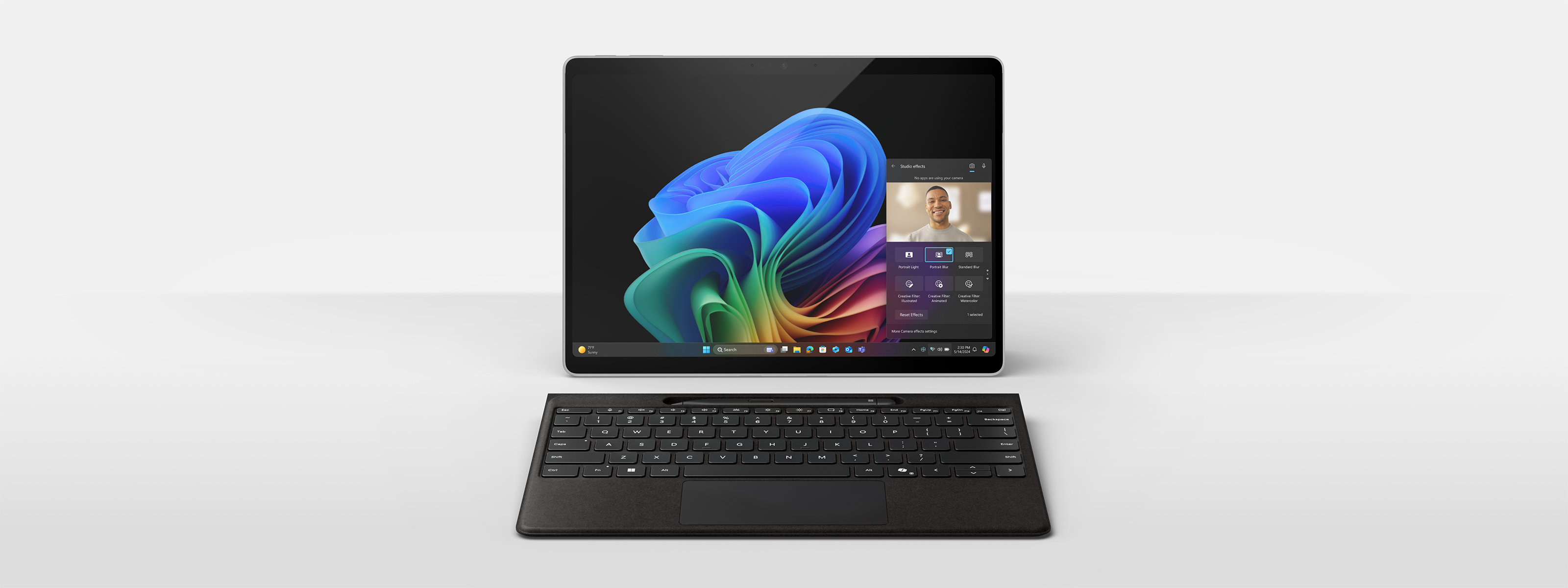 카메라를 활용하는 Surface Pro 디바이스의 이미지