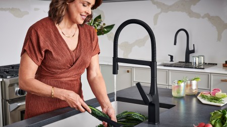 Rivana-kitchen-faucet-matte-black-1