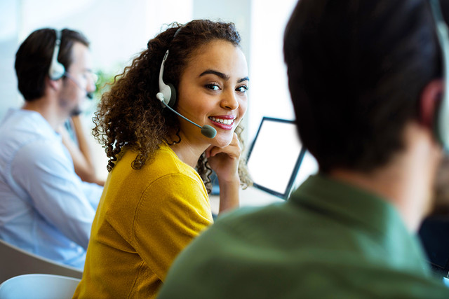 CUSTOMER-CARE-headset-Getty-657292908-LR