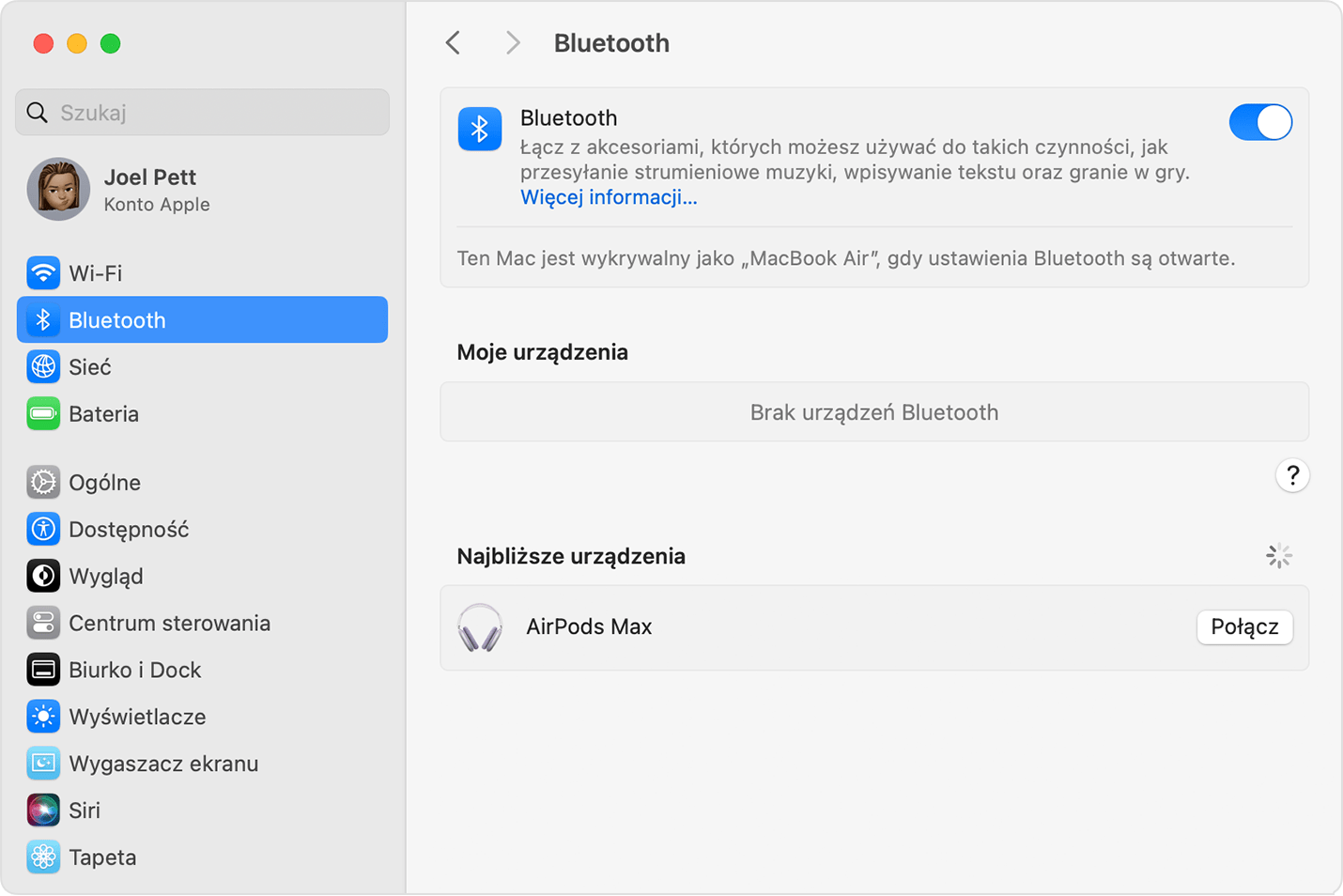 Ustawienia Bluetooth w Ustawieniach systemowych w systemie macOS wyświetlające gotowe do połączenia słuchawki AirPods Max