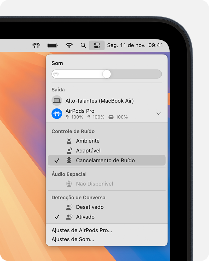 Ajustes de Som na Central de Controle no Mac. Os modos de Controle de Ruído disponíveis são mostrados quando os AirPods Pro ou AirPods Max são selecionados como o dispositivo de saída.