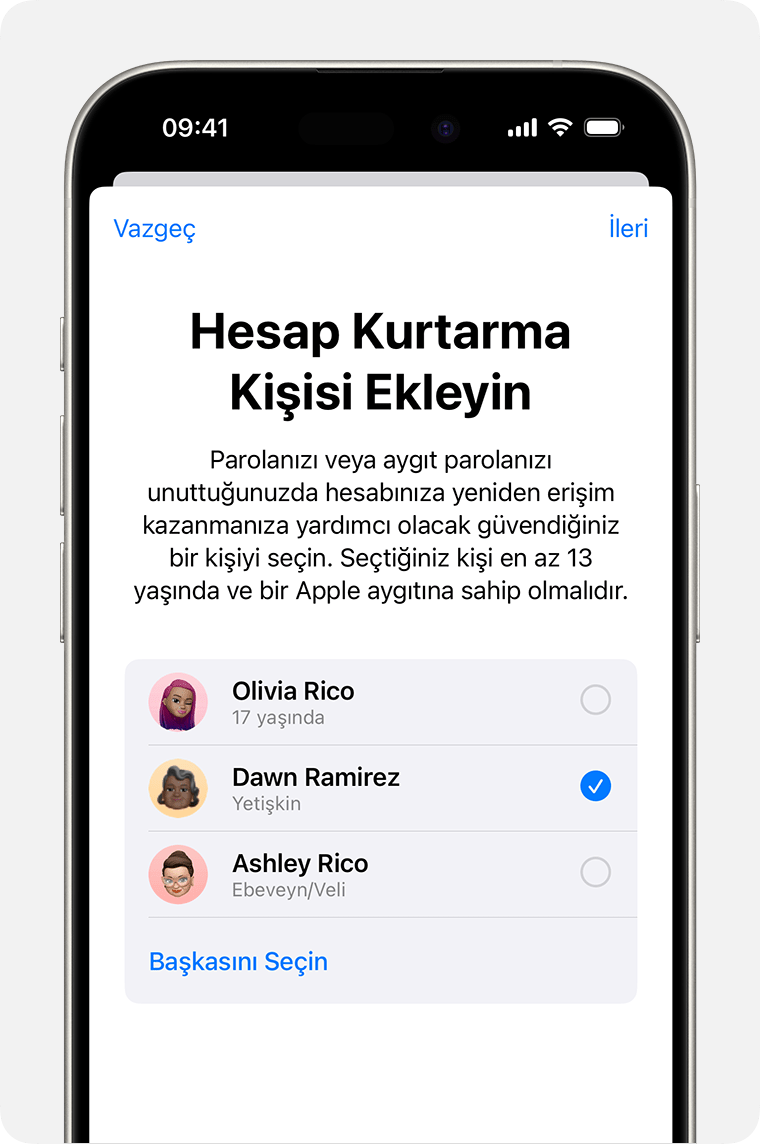 Kurtarma Kişisi olarak ekleyebileceğiniz kişileri gösteren iPhone