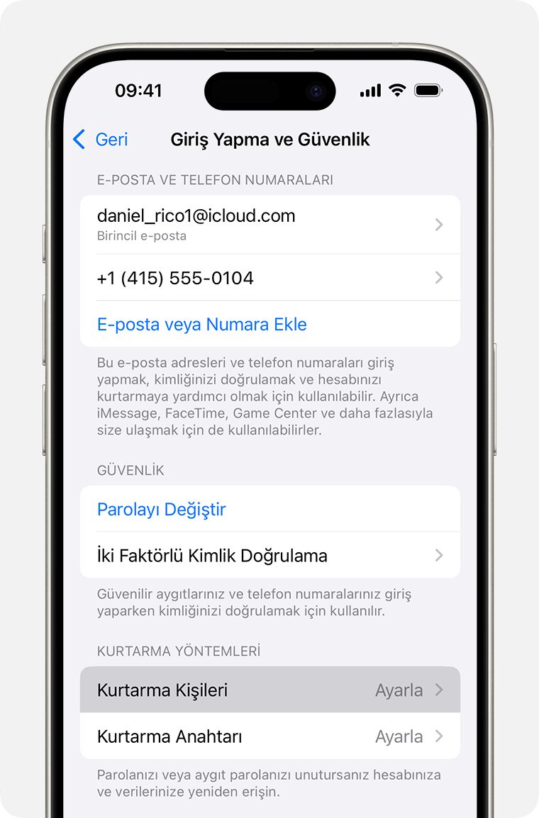 Apple Hesabı ayarlarını ve nasıl Kurtarma Kişisi ekleneceğini gösteren iPhone