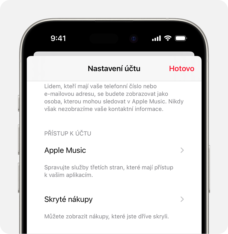 iPhone s obrazovkou Nastavení účtu v Apple Music. Položka Skryté nákupy je uprostřed obrazovky.