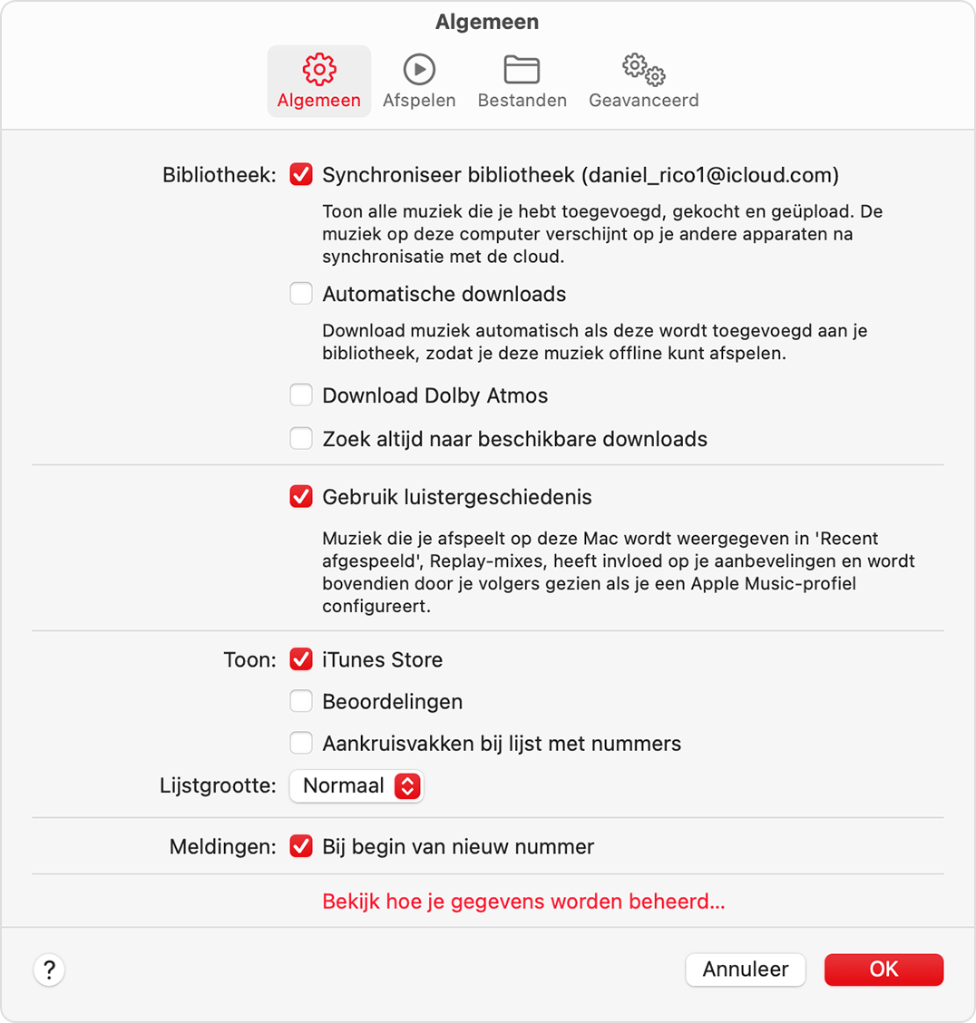 Het tabblad 'Algemeen' van Apple Music-instellingen. Het derde gedeelte heeft opties 'Toon' en 'iTunes Store' is geselecteerd.