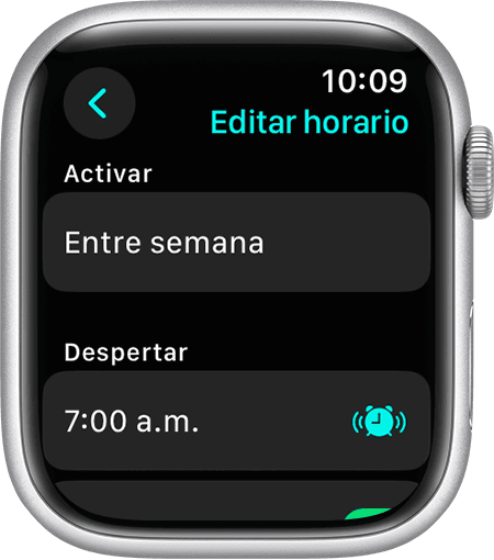 Un Apple Watch que muestra las opciones para ajustar los días de activación y la hora de activación para un horario de sueño.