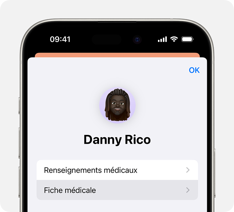 Écran d’iPhone affichant un exemple de profil de santé avec les options Renseignements médicaux et Fiche médicale.