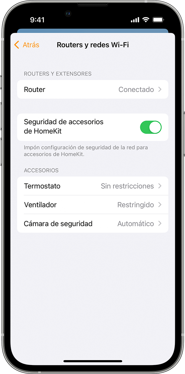 Un iPhone en el que se muestra el panel Routers y redes Wi‑Fi